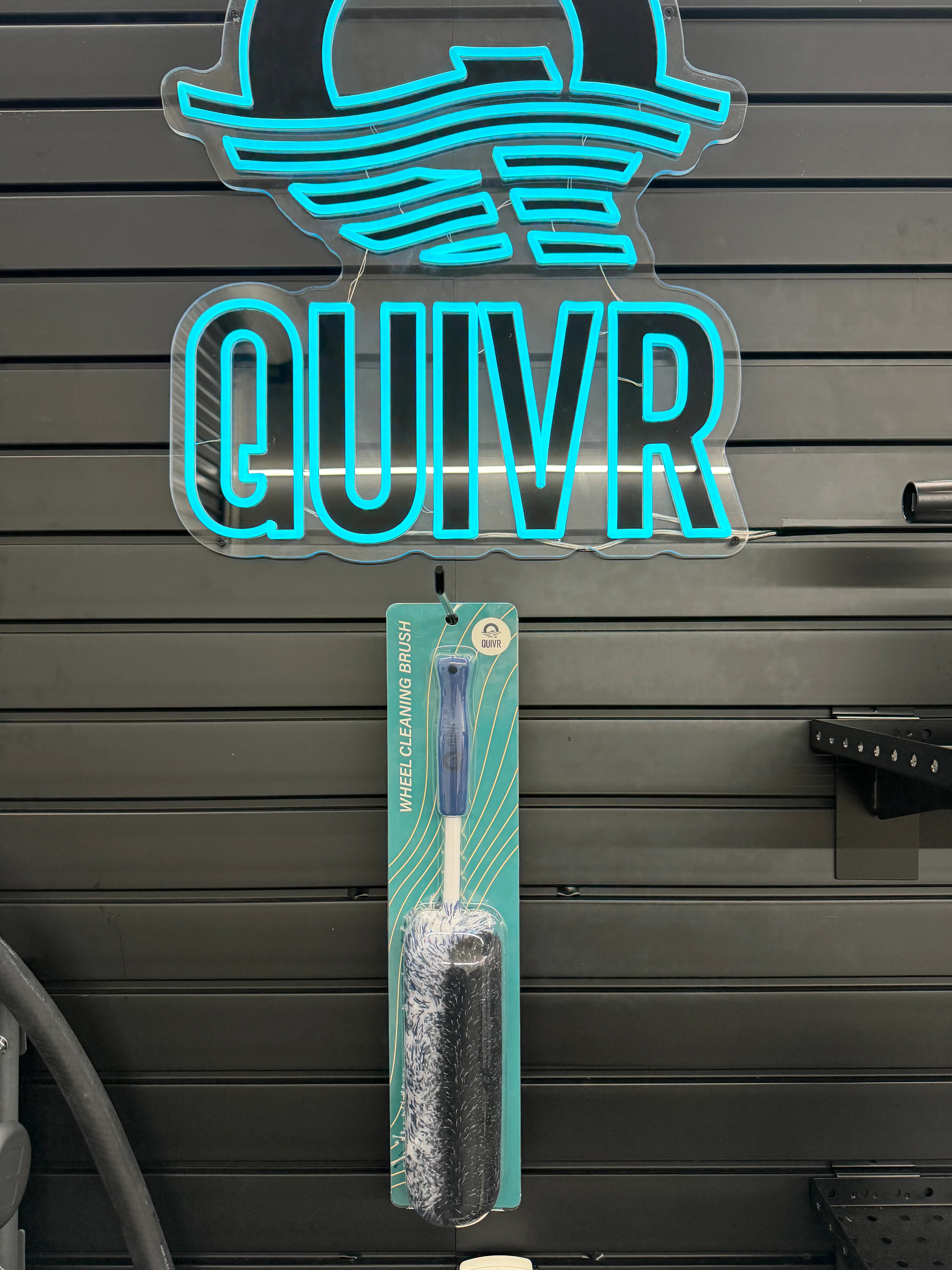 QUIVR S Turn Wheel Brush