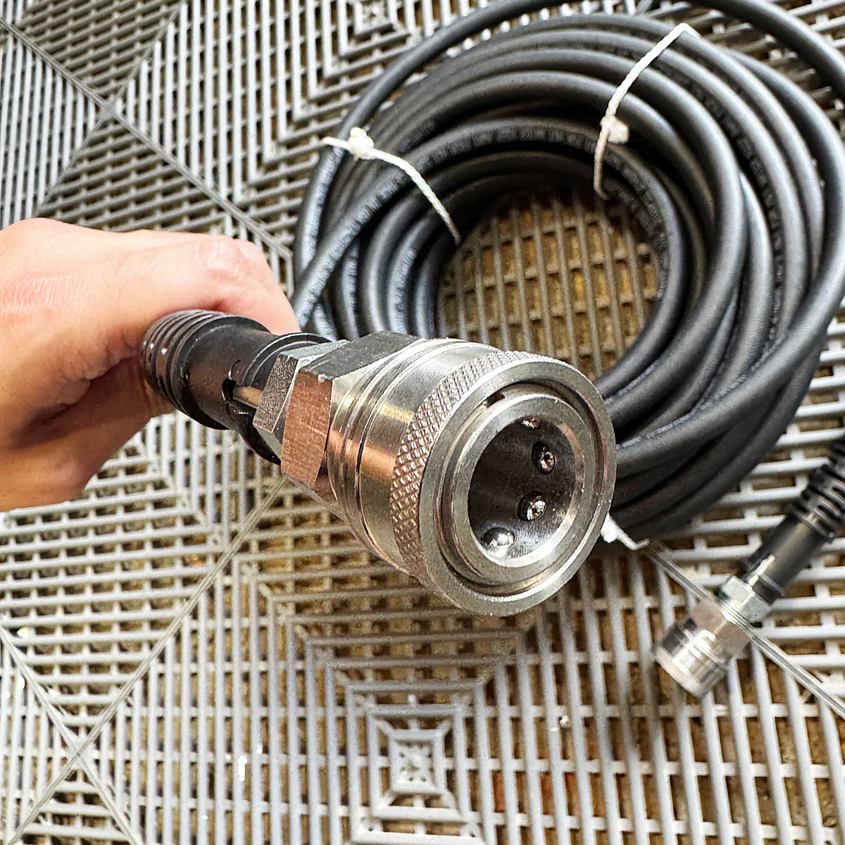 QUIVRFLEX Pressure Wash Hose (1/4in Black) - Image 2